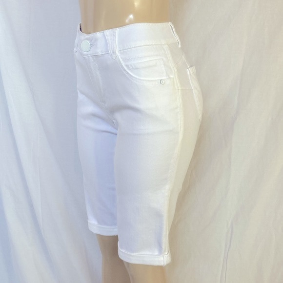 SALE!!! DEMOCRACY Jeans Women’s Tummy Control Size 6 White Bermuda Shorts NWOT - Picture 4 of 6